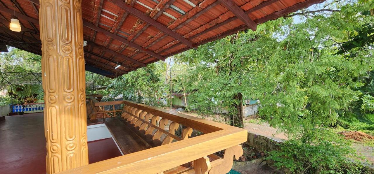 'Marari Johns Homestay' Mararikulam, Alappuzha Bagian luar foto